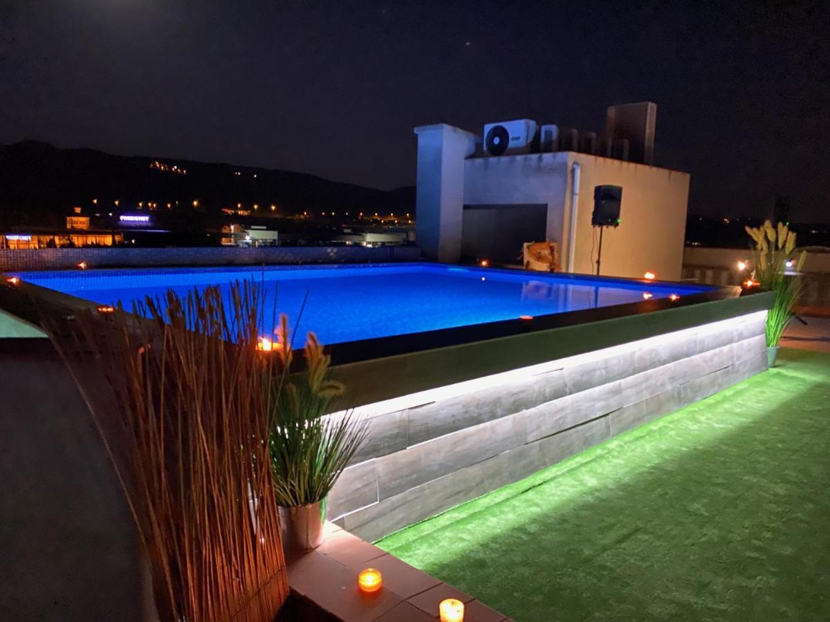 Hotel Fonda Neus ซานต์ซาดูร์นี ดาโนยา ภายนอก รูปภาพ