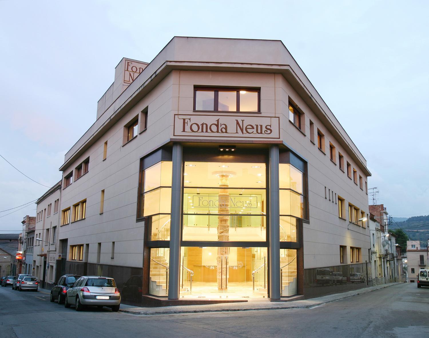 Hotel Fonda Neus ซานต์ซาดูร์นี ดาโนยา ภายนอก รูปภาพ