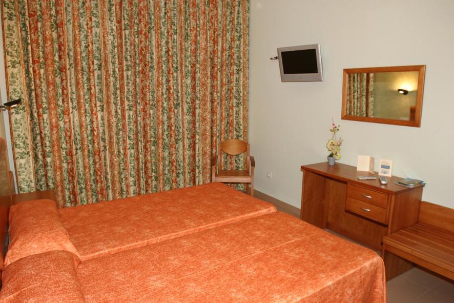 Hotel Fonda Neus ซานต์ซาดูร์นี ดาโนยา ภายนอก รูปภาพ