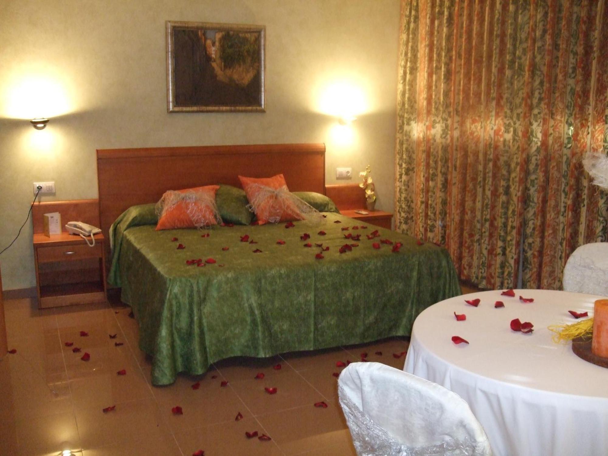 Hotel Fonda Neus ซานต์ซาดูร์นี ดาโนยา ภายนอก รูปภาพ