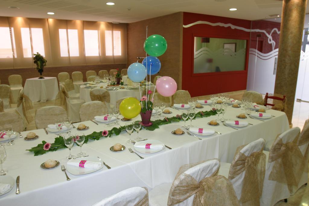 Hotel Fonda Neus ซานต์ซาดูร์นี ดาโนยา ภายนอก รูปภาพ