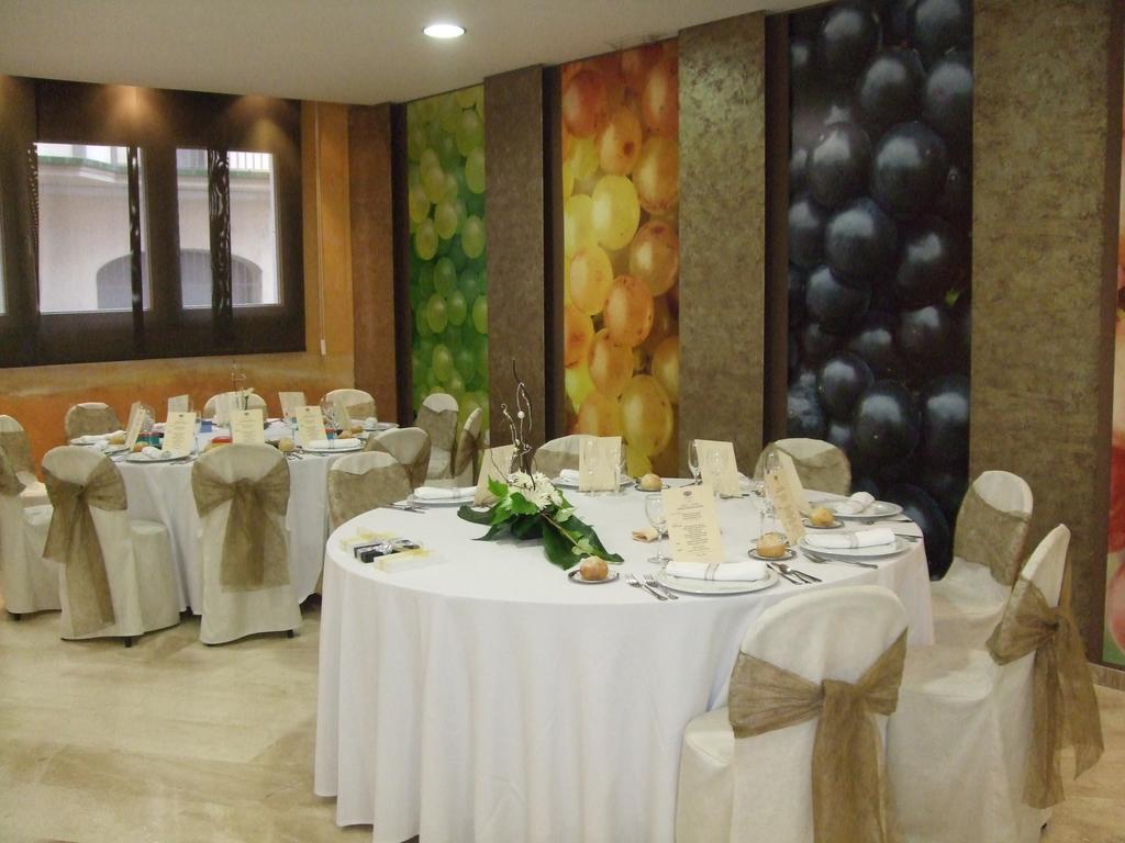 Hotel Fonda Neus ซานต์ซาดูร์นี ดาโนยา ภายนอก รูปภาพ
