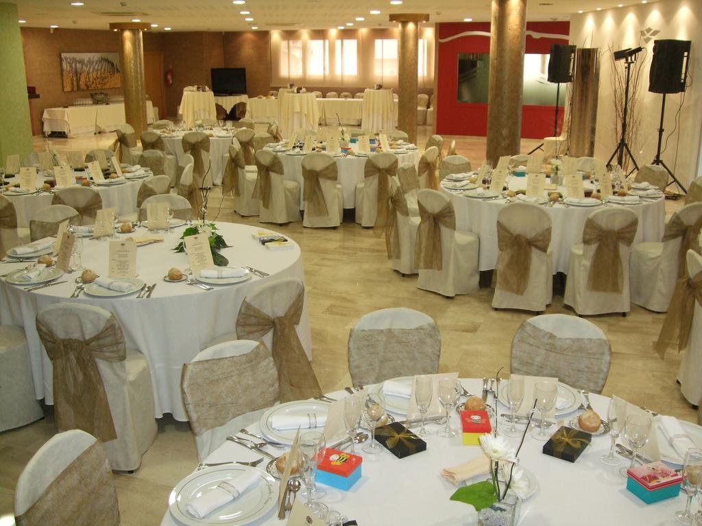 Hotel Fonda Neus ซานต์ซาดูร์นี ดาโนยา ภายนอก รูปภาพ